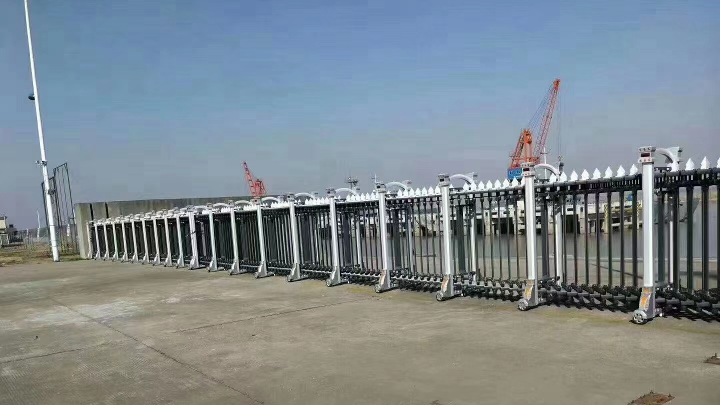 某碼頭電動伸縮門